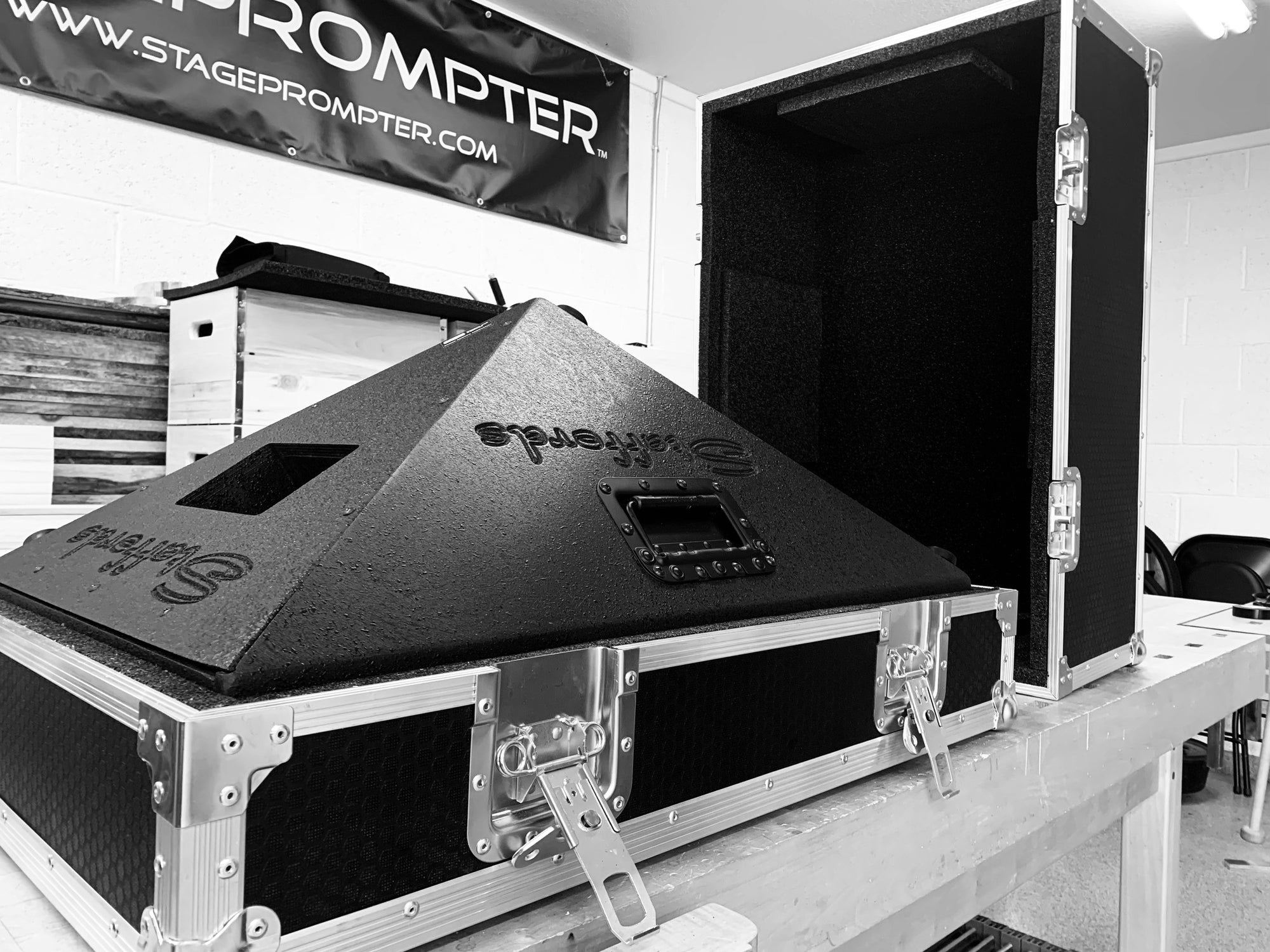 Stage Prompter Modi Stageprompter USA | Stage Teleprompters & Lyric Monitors for Musicians